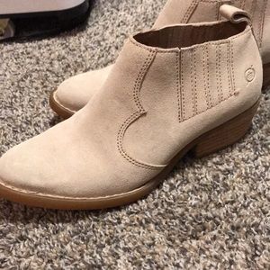 Suede leather beige booties